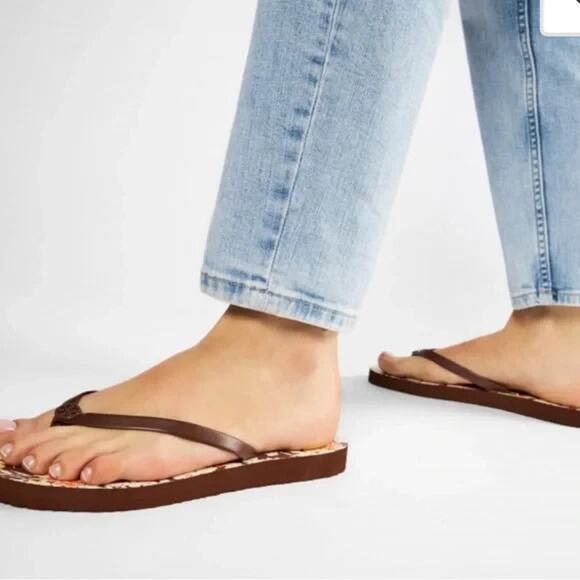 NWOB Tory Burch Soho Reverie Walnut Brown Floral Thin Flip Flops Sandal Flat 9 - Picture 2 of 11